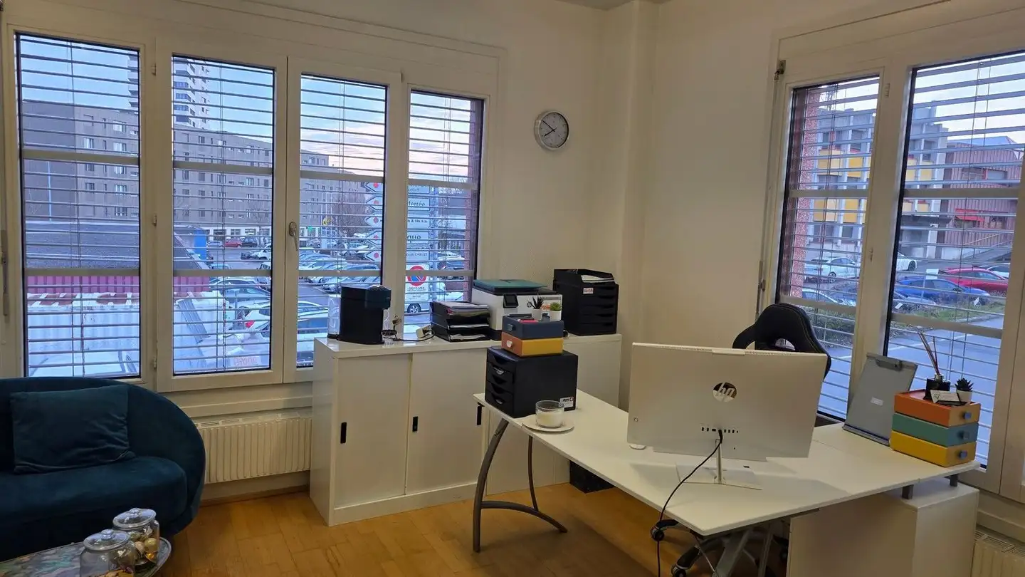 Office space for rent - Chemin du Rionzi, 1052 Le Mont-sur-Lausanne