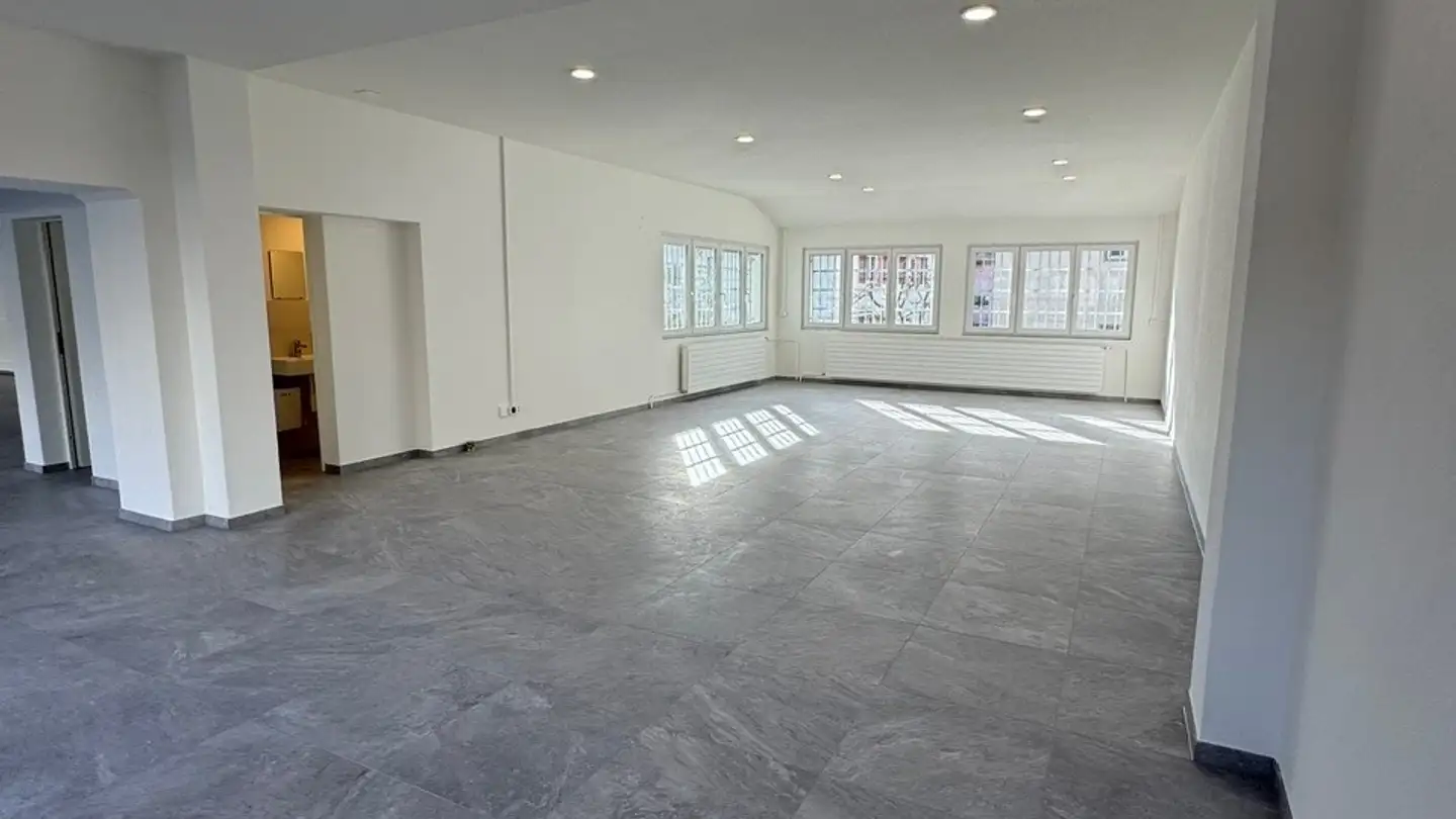 Commercial à louer - Hauptstrasse 196, 2552 Orpund - Photo 2