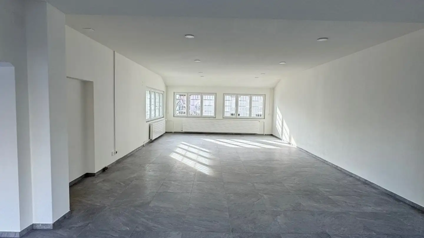 Commercial à louer - Hauptstrasse 196, 2552 Orpund