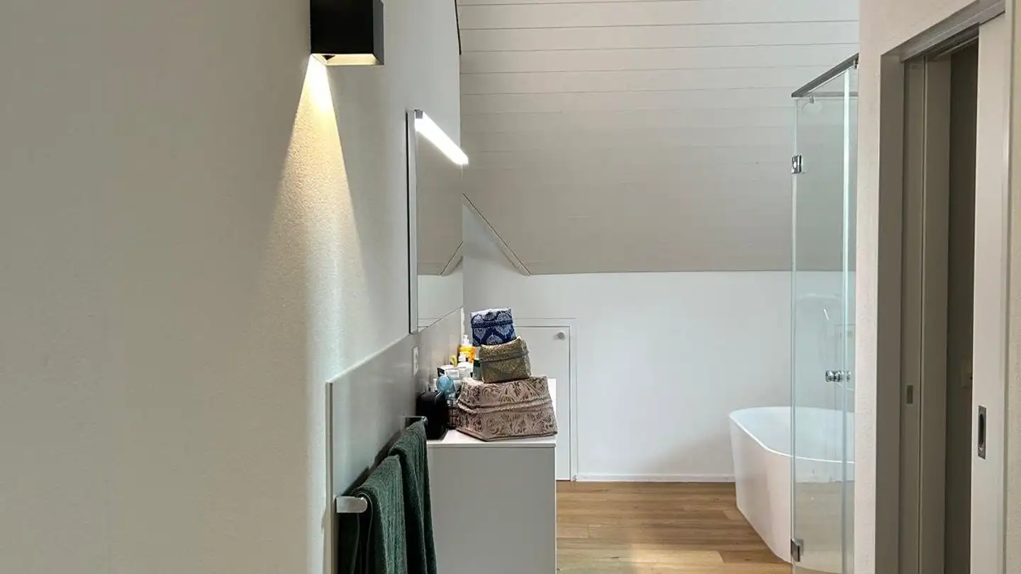 Attique à louer - Dorfstrasse 6a, 6404 Greppen - Photo 4