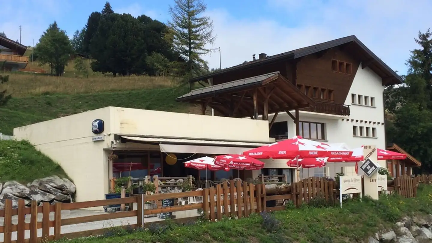 Outdoor parking space for rent - Route Du Bleusy 230, 1997 Haute-Nendaz