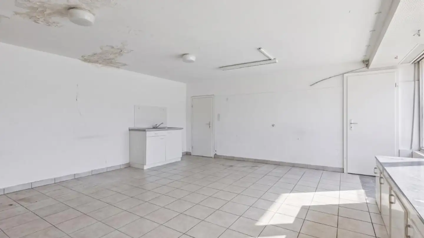 Mixed-use building for sale - 2000 Neuchâtel - Photo 3