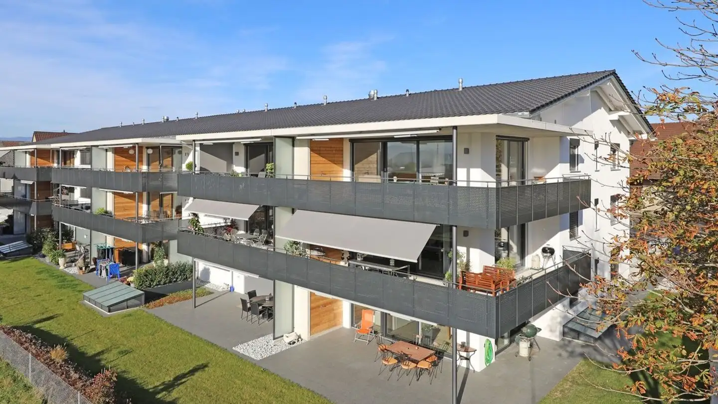 Dachgeschosswohnung mieten - Dorfstrasse 62, 3216 Ried b. Kerzers