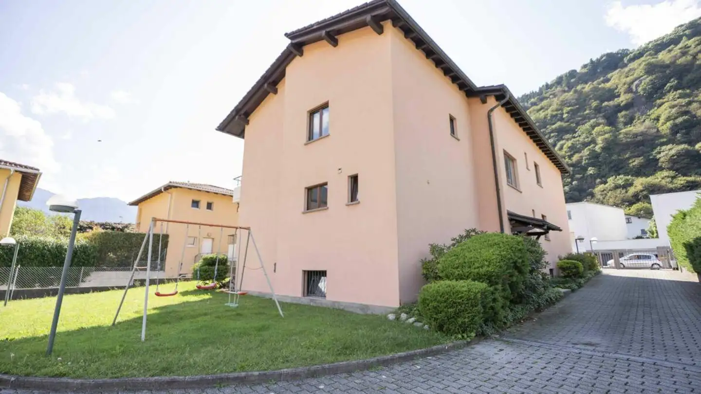 Edificio residenziale in vendita - 6518 Gorduno - Photo 2