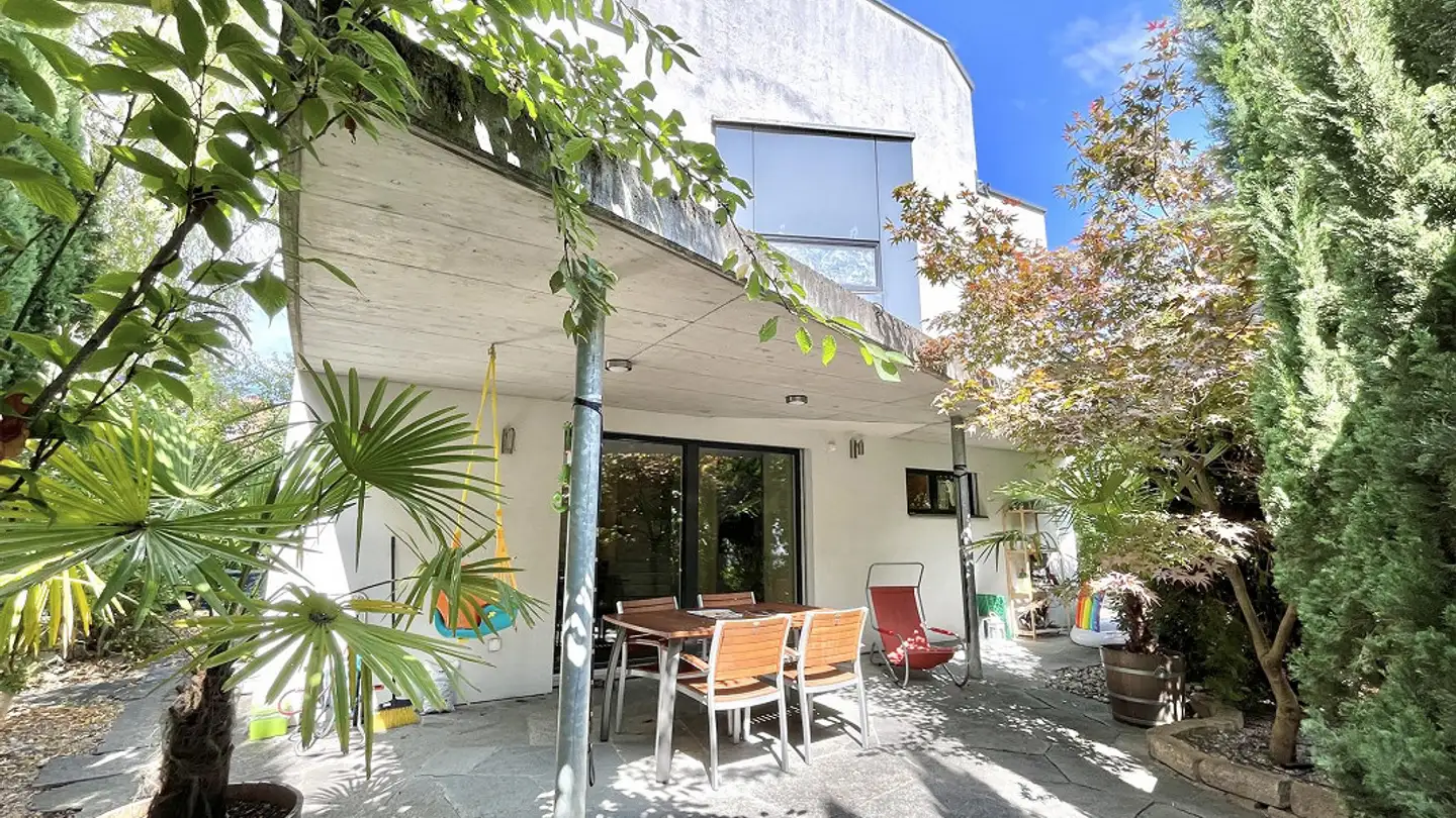 Stepped house for sale - 4053 Basel