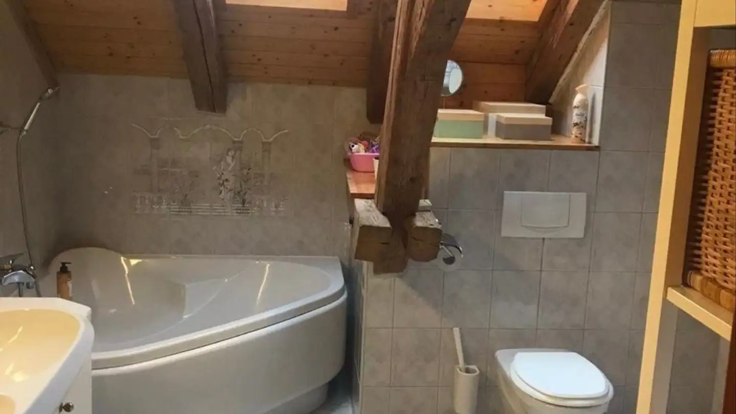 Appartement à louer - Tüfental 02, 8132 Egg b. Zürich