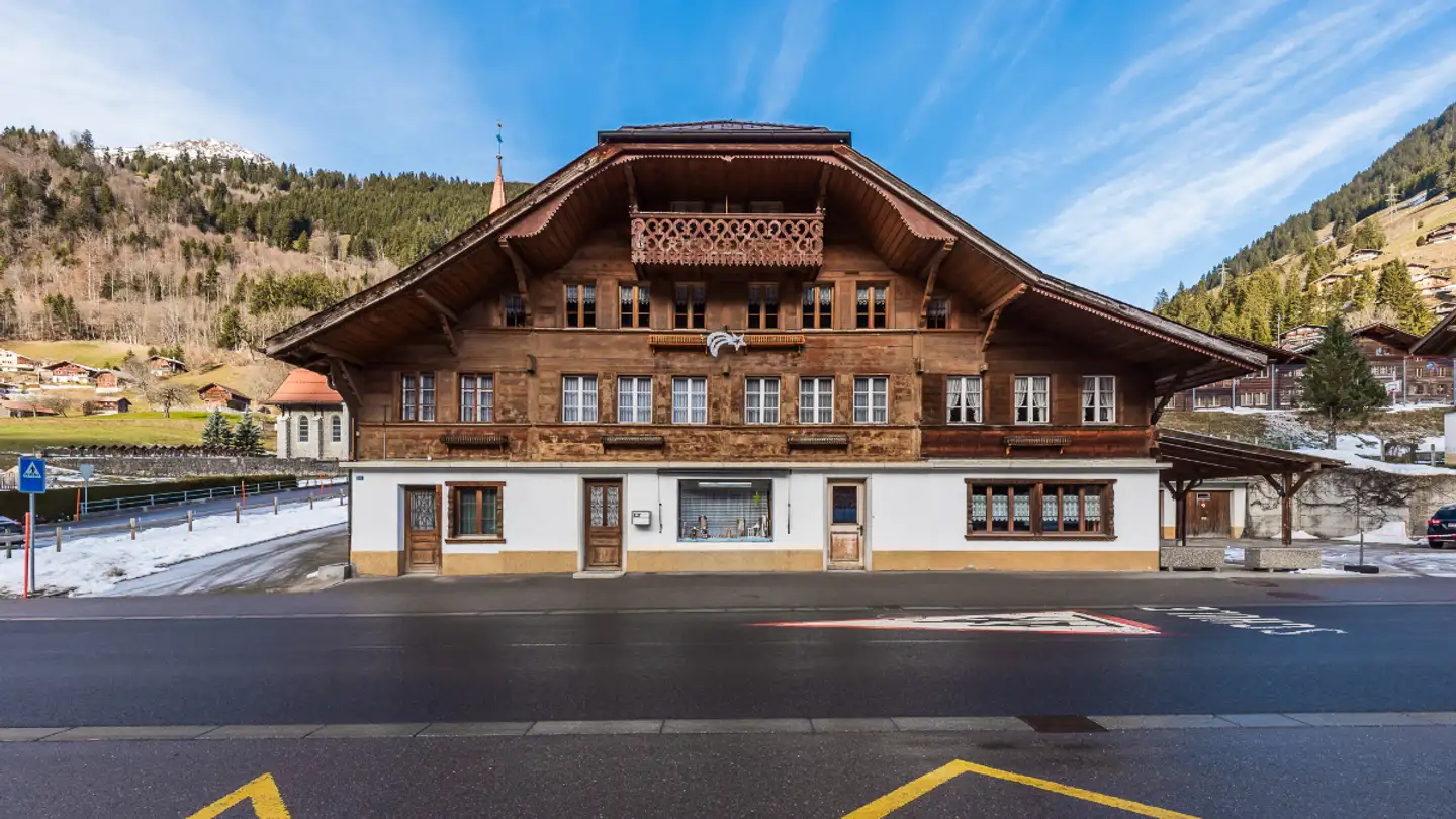 Residential building for sale - 1656 Jaun