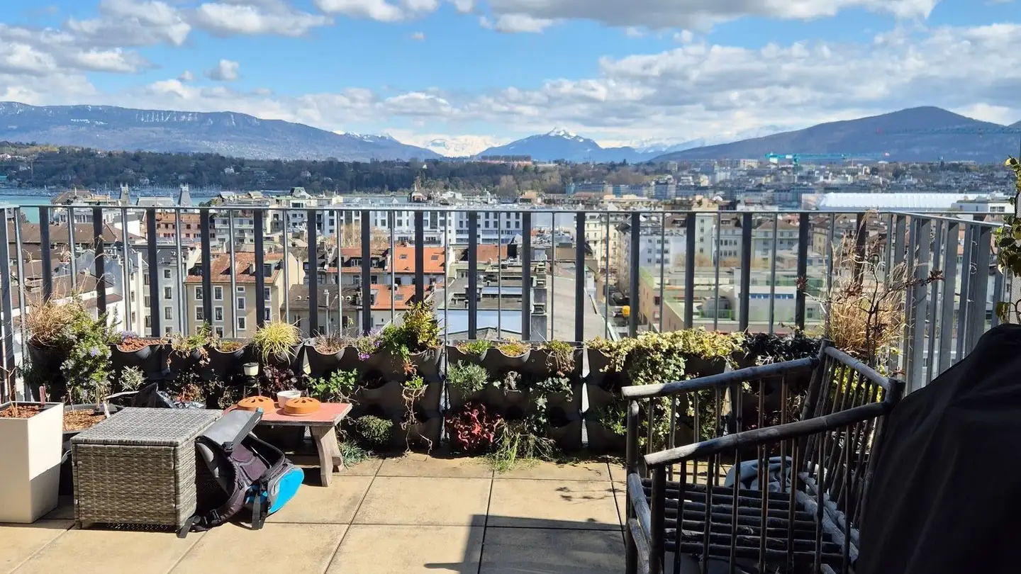 Attic flat for rent - Rue De Lausanne 42, 1201 Genève