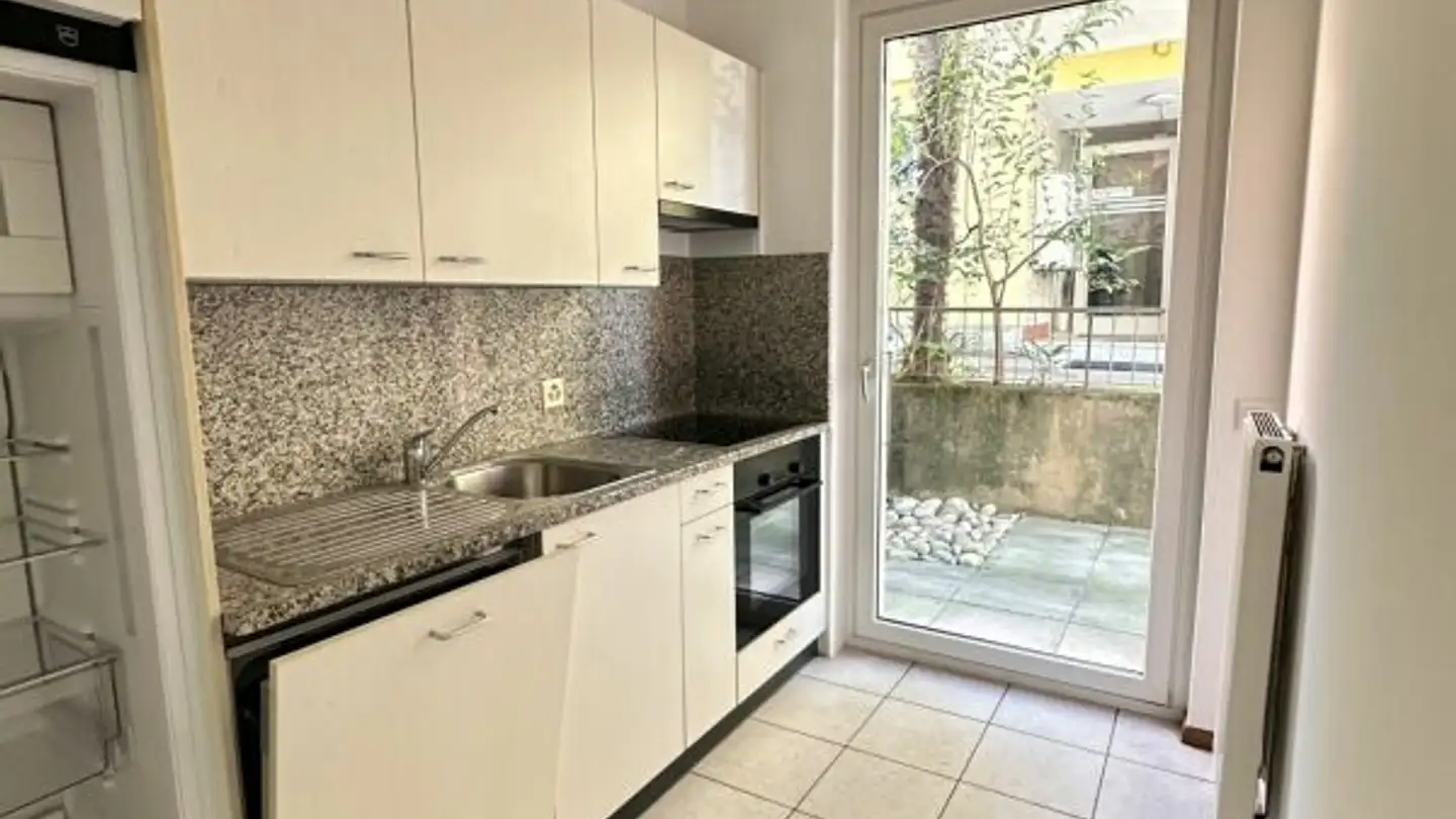 Appartamento in affitto - Via Calprino 5, 6900 Paradiso