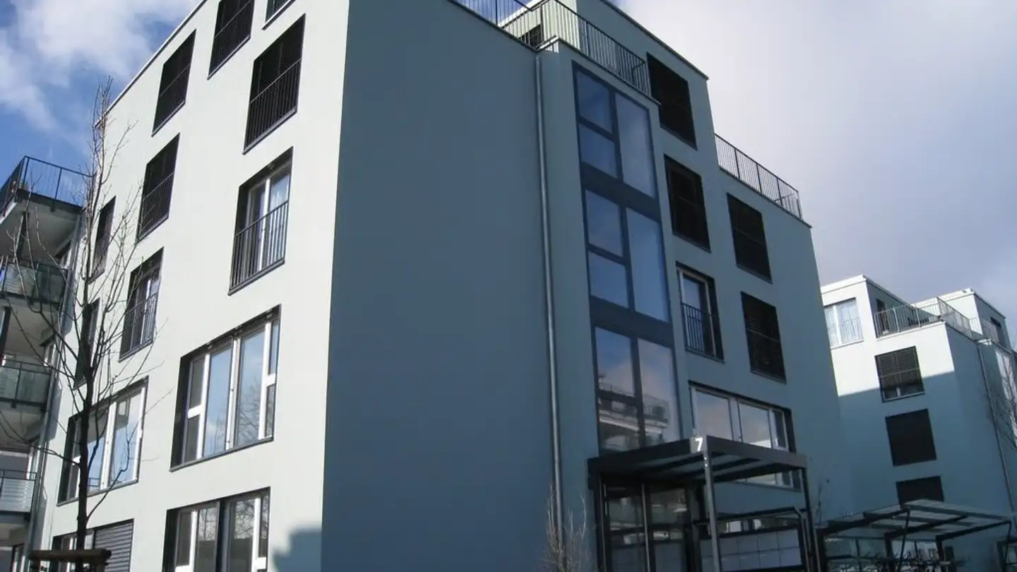 Place de parking souterraine à louer - Spitzengeerstrasse 7, 8606 Nänikon