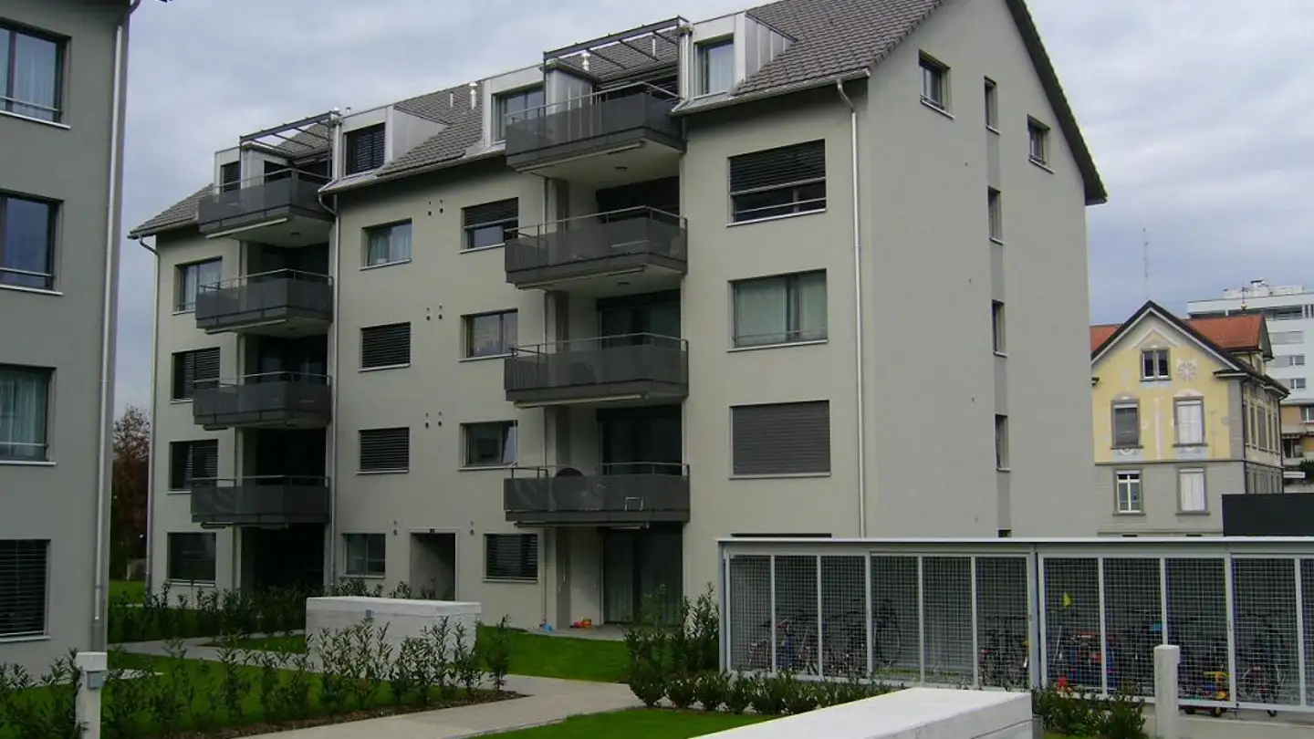 Place de parking extérieure à louer - Untere Zelglistrasse 2, 8600 Dübendorf