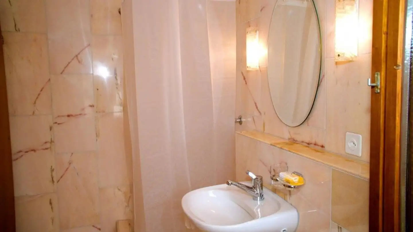 Hotel in vendita - Via Alpsu, 7188 Sedrun - Photo 4