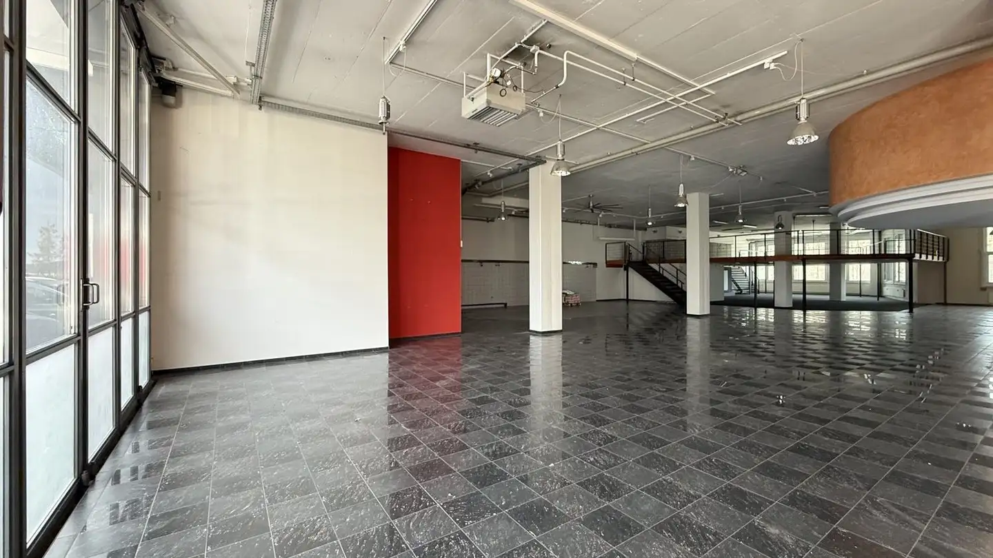 Commercial à louer - Kasernenstrasse 4, 8184 Bachenbülach - Photo 4