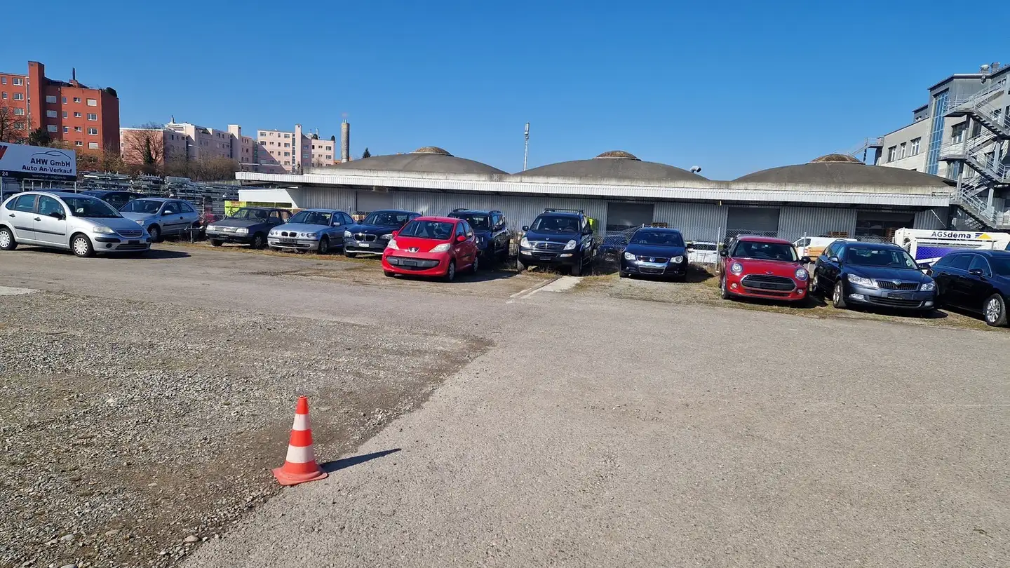 Commercial à louer - Grossrietstrasse 5b, 8606 Nänikon