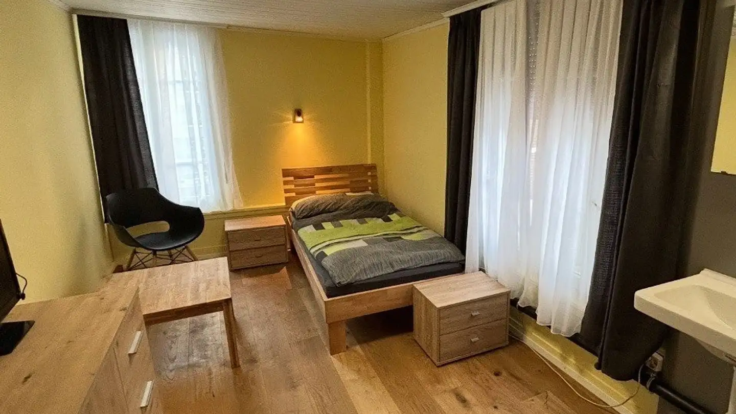 Chambre à louer - 8840 Trachslau
