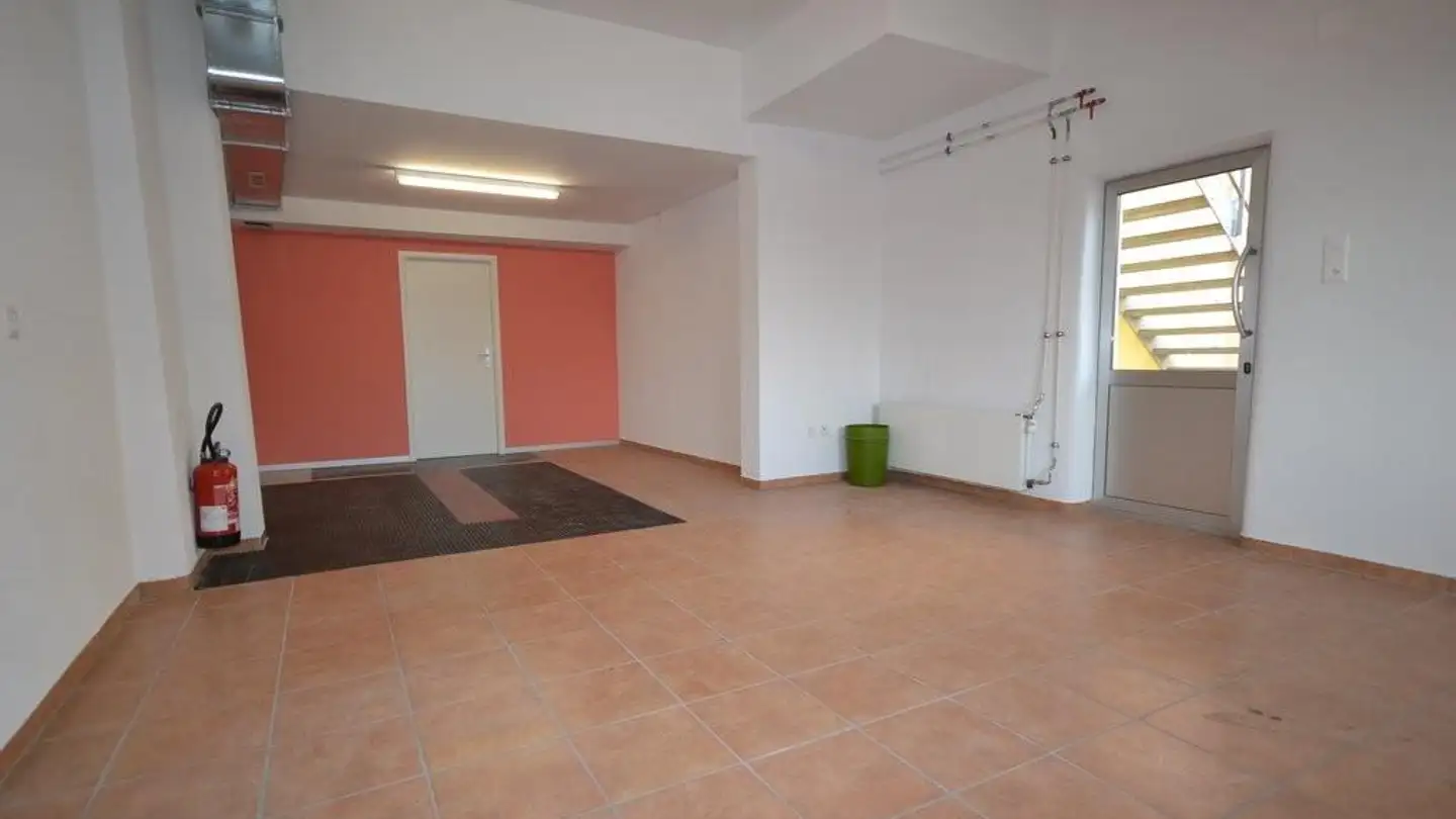 Commerciale in affitto - Dorfplatz 1, 3293 Dotzigen - Photo 3