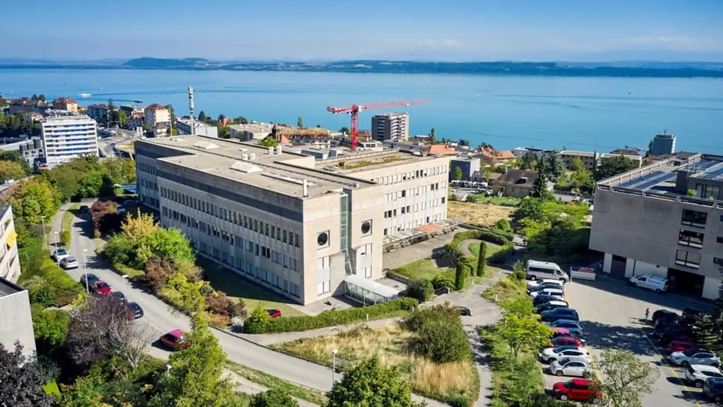 Commercial à louer - 2000 Neuchâtel - Photo 2