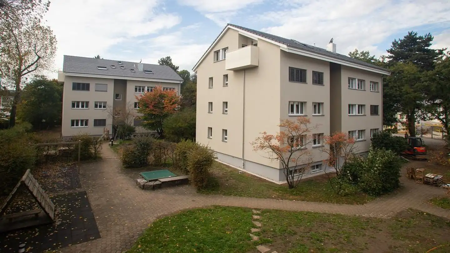 Indoor motorbike parking space for rent - Grabenackerstrasse 1, 4142 Münchenstein