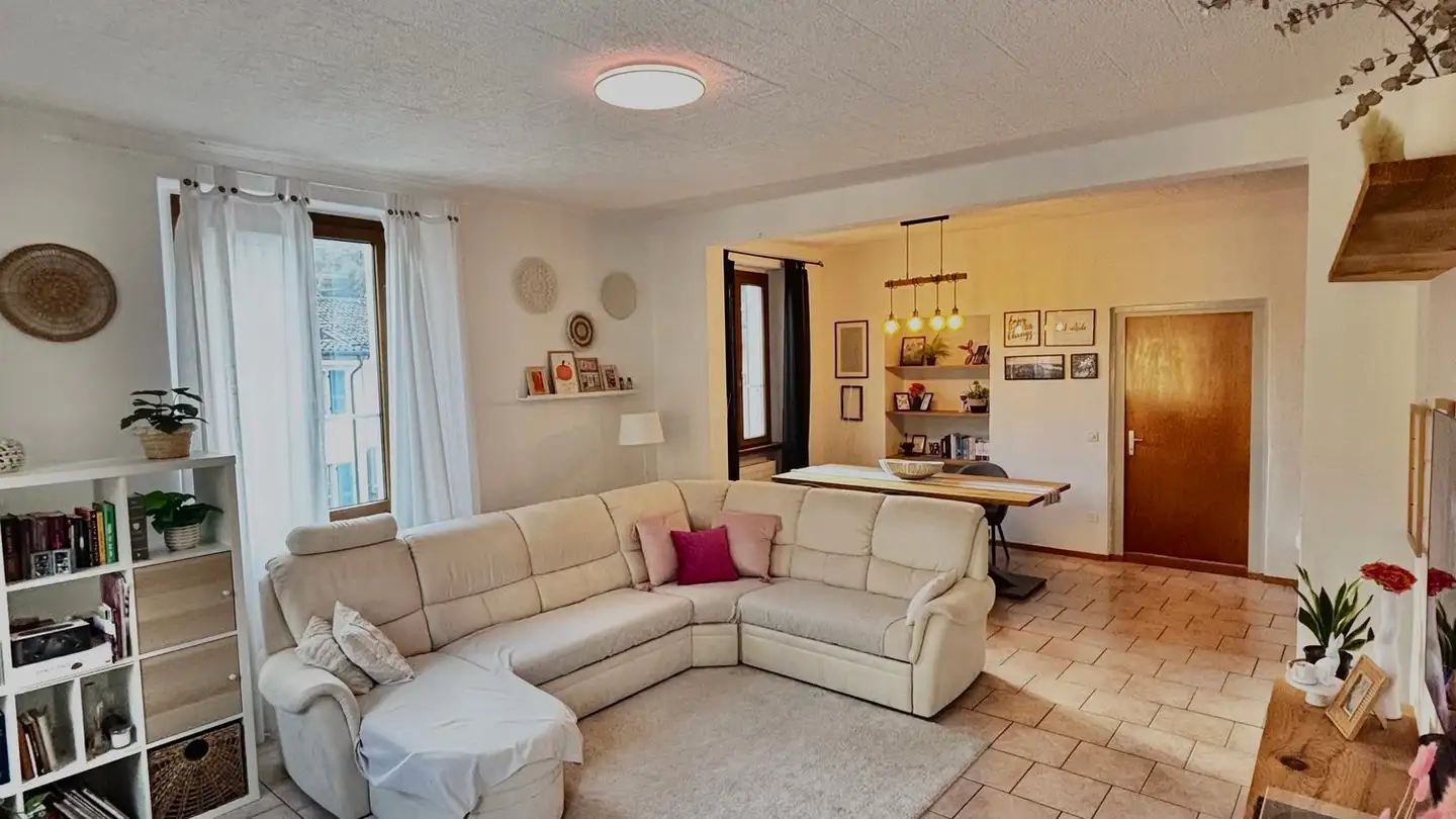 Appartement à louer - Piazza Grande 13, 6826 Riva San Vitale