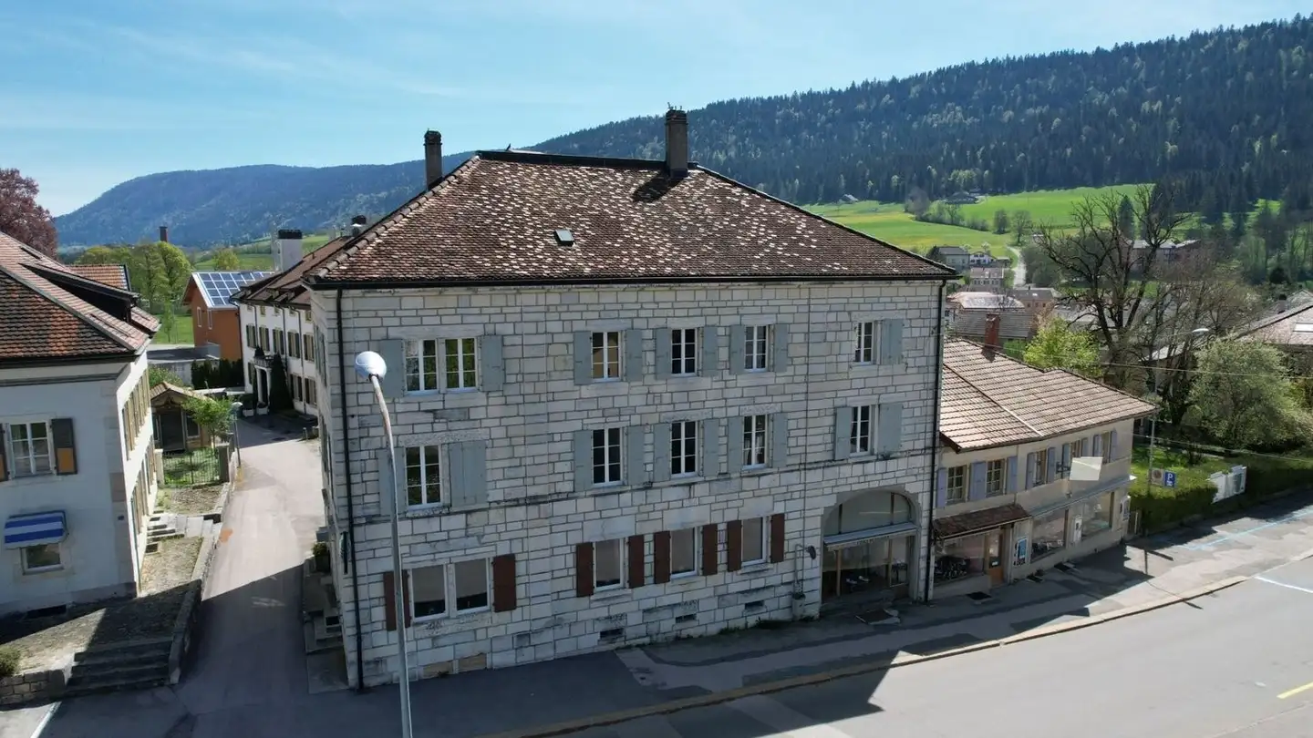 Edificio residenziale in vendita - 2108 Couvet