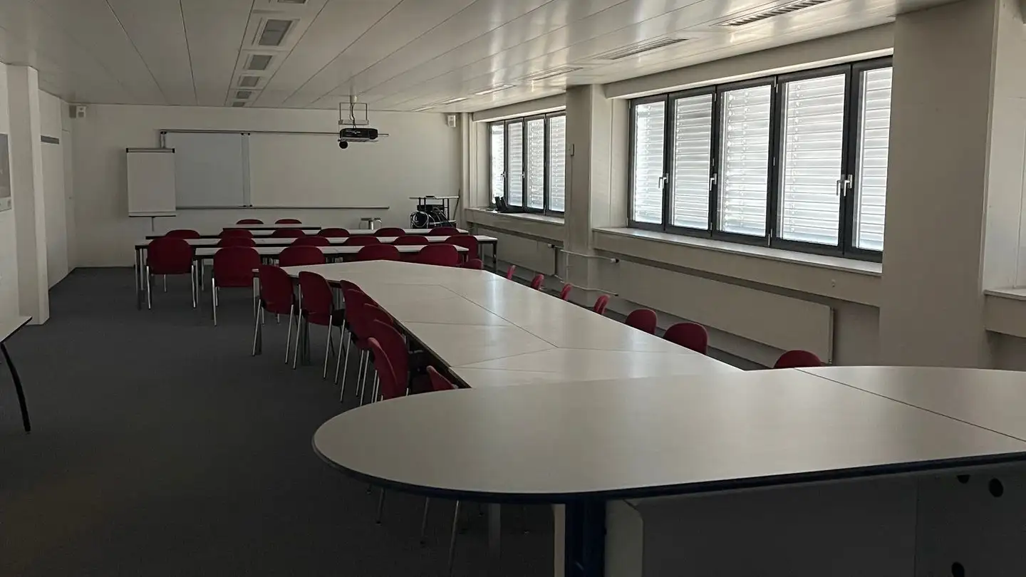 Commercial for rent - Zürichstrasse, 8303 Bassersdorf - Photo 3