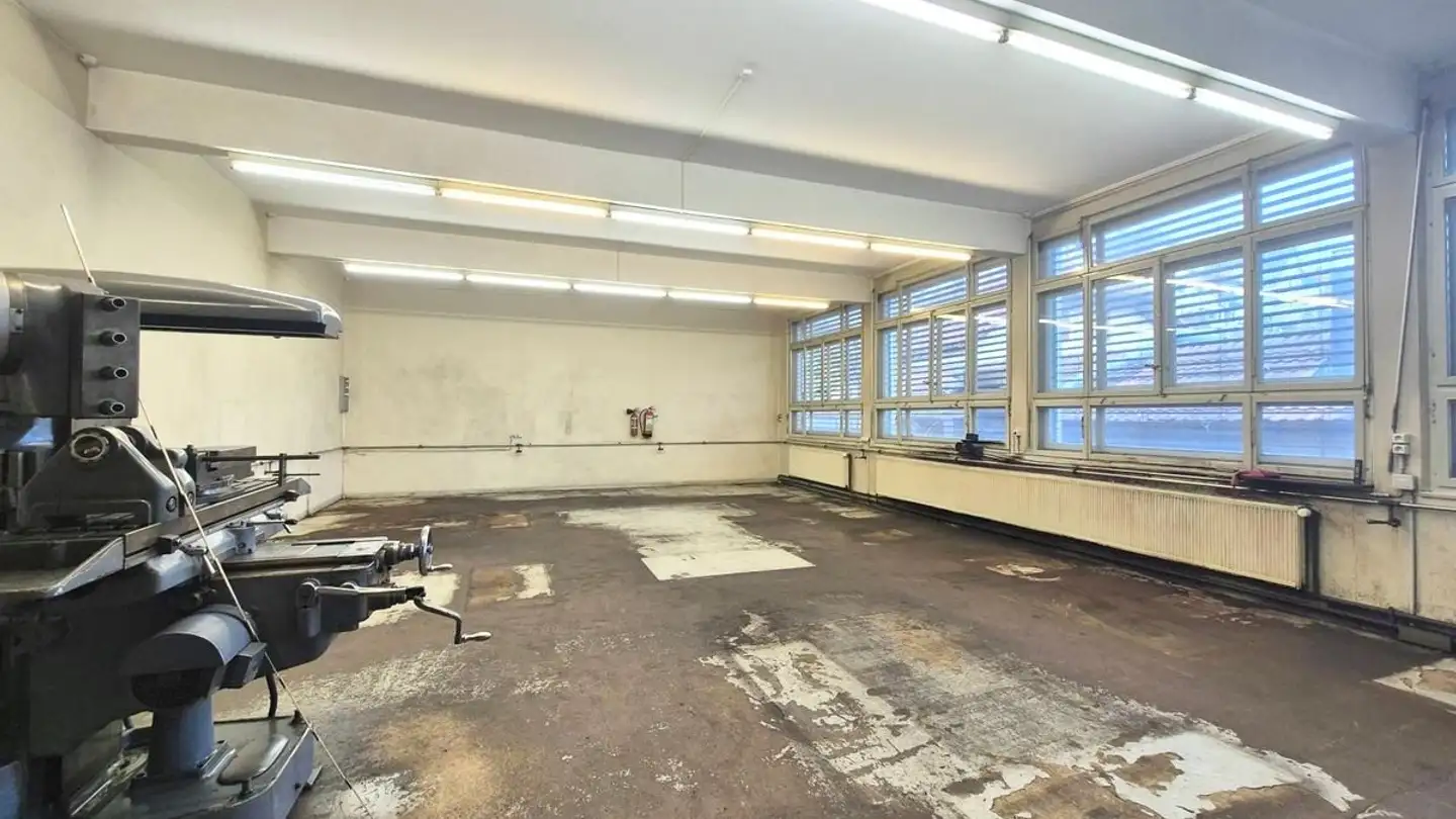 Werkstatt mieten - Rue De La Vignette 13, 2613 Villeret