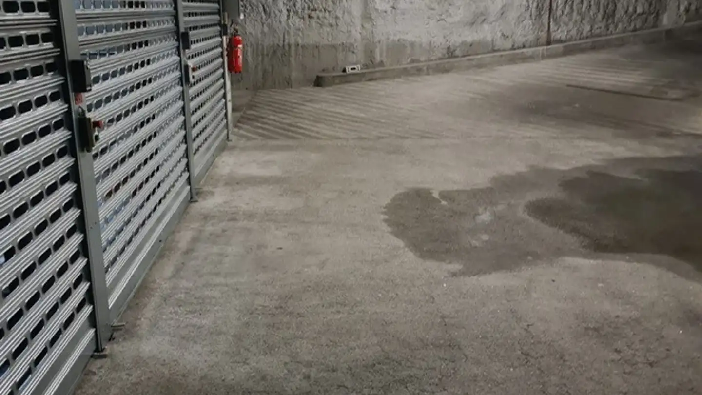 Place de parking souterraine à louer - Rue Zurlinden 6, 1207 Genève - Photo 2