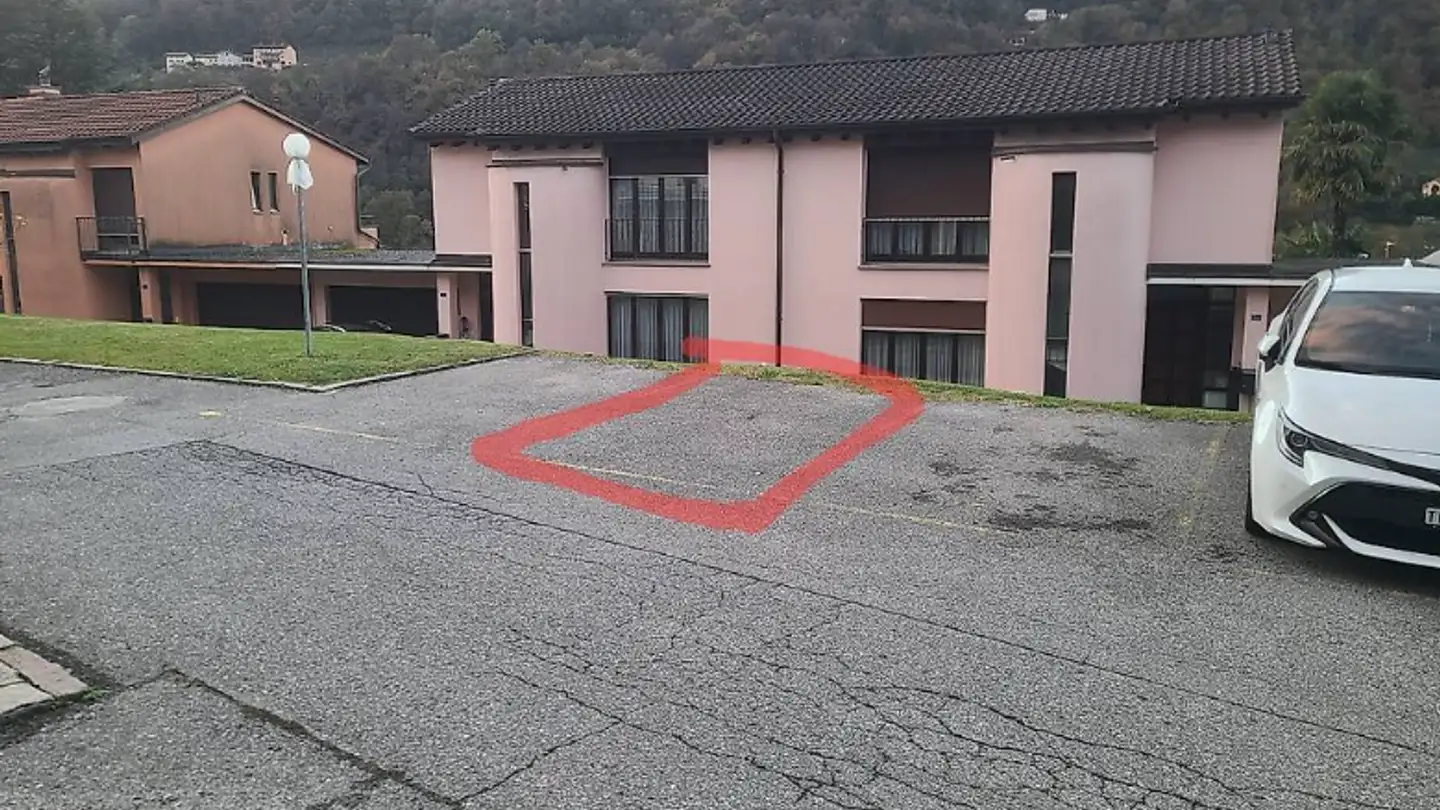 Place de parking extérieure à louer - Via alla Piana 7B, 6916 Grancia