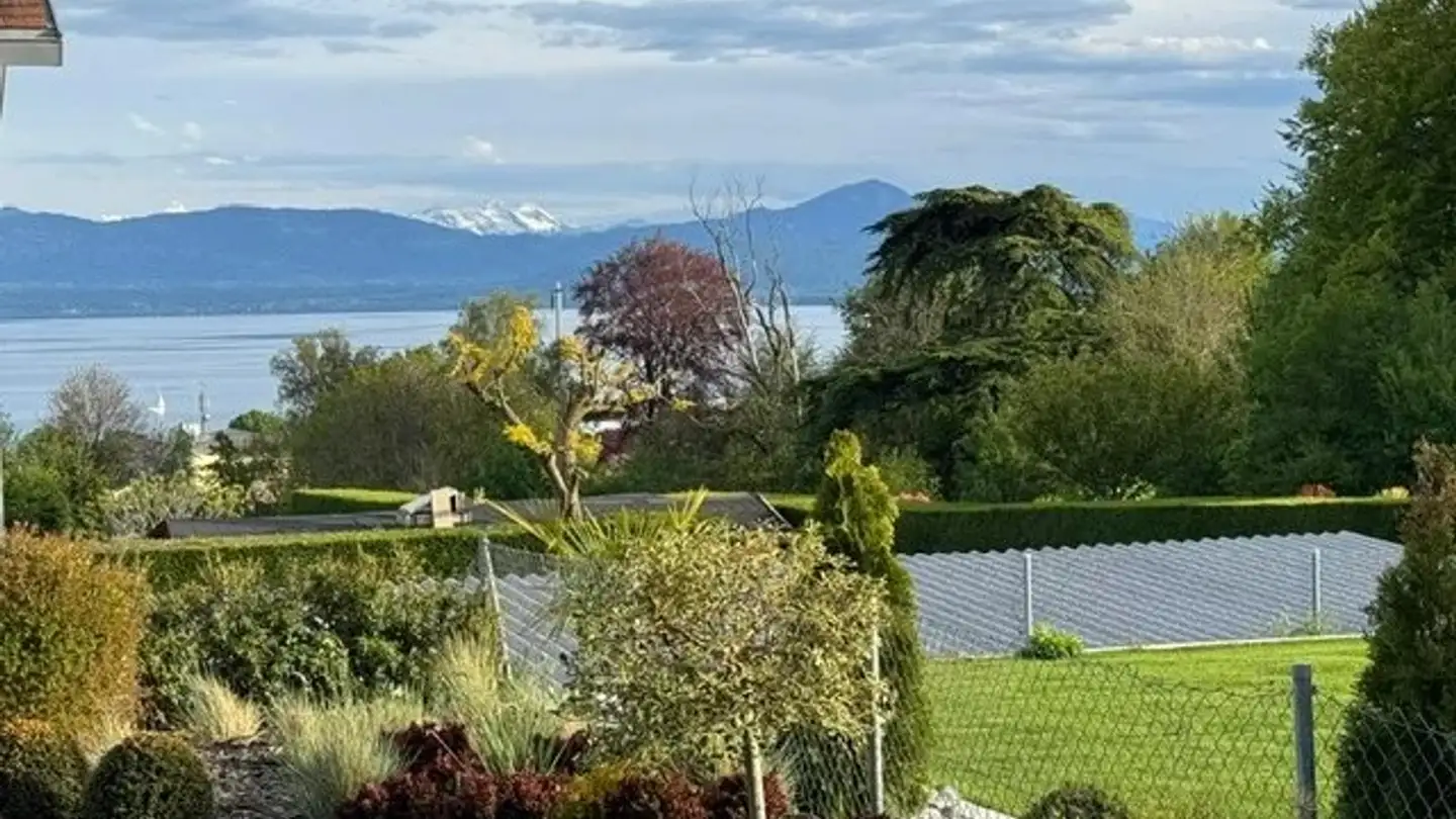 Single house for rent - 1185 Mont-sur-Rolle