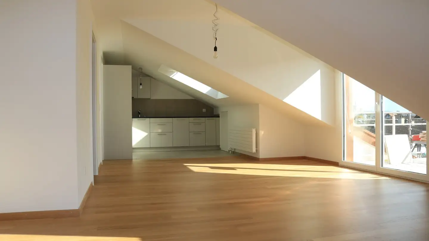 Dachgeschosswohnung mieten - Gerstmattstrasse 28, 8172 Niederglatt ZH - Foto 2