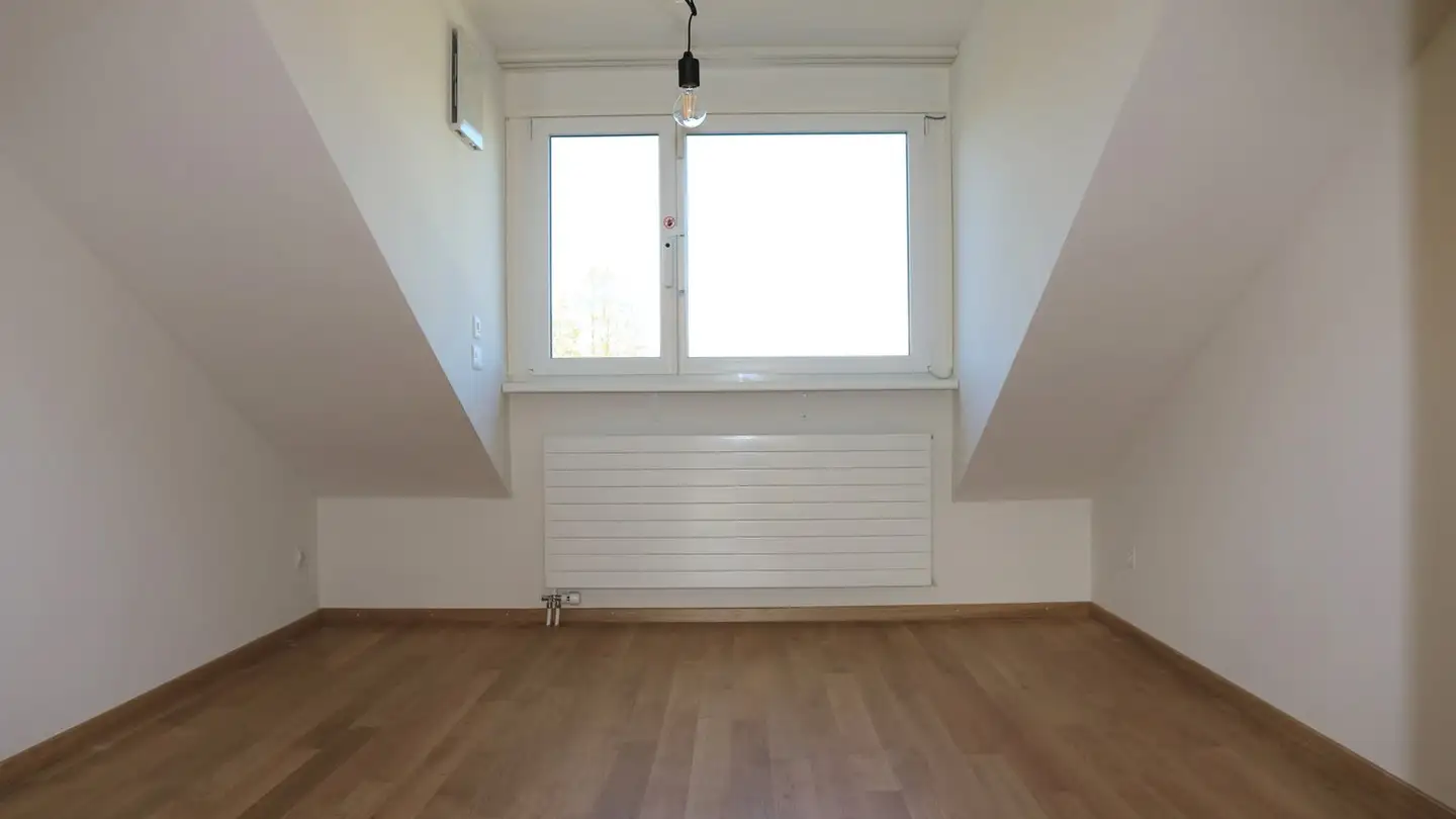 Dachgeschosswohnung mieten - Gerstmattstrasse 28, 8172 Niederglatt ZH - Foto 4