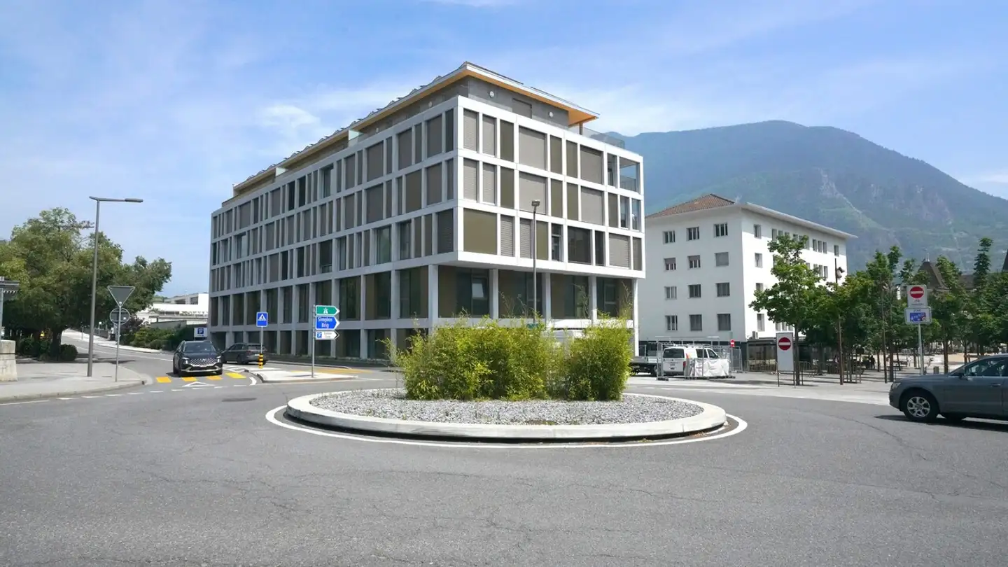 Place de parking extérieure à louer - Avenue Du Château De La Cour 6, 3960 Sierre