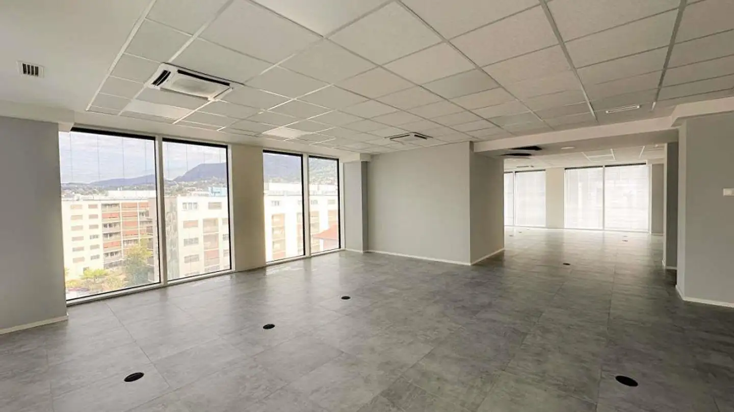 Spazio ufficio in affitto - Via Maestri Comacini, 6830 Chiasso