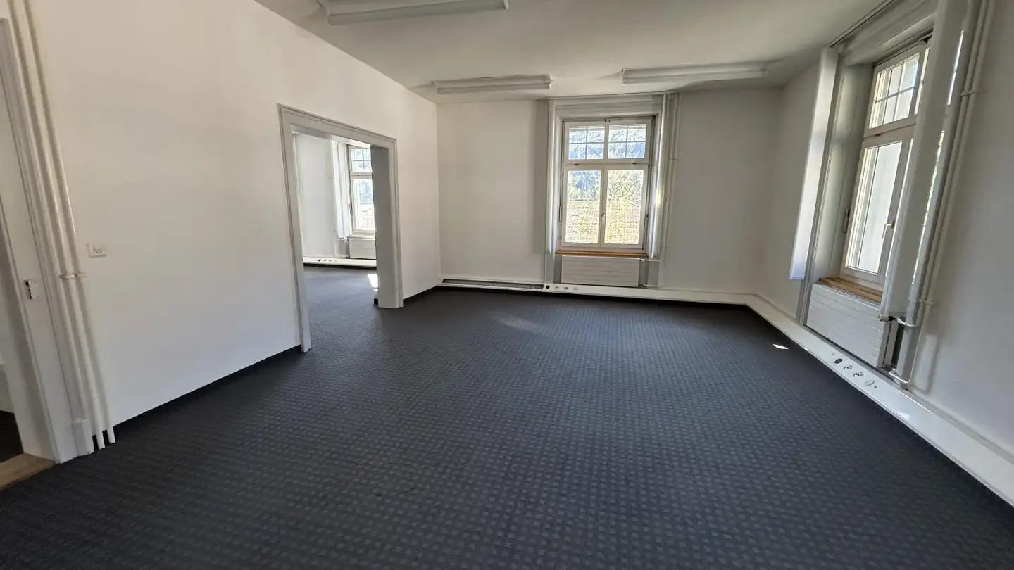 Office space for rent - Rue Des Jonchères 67, 2610 St-Imier - Photo 2