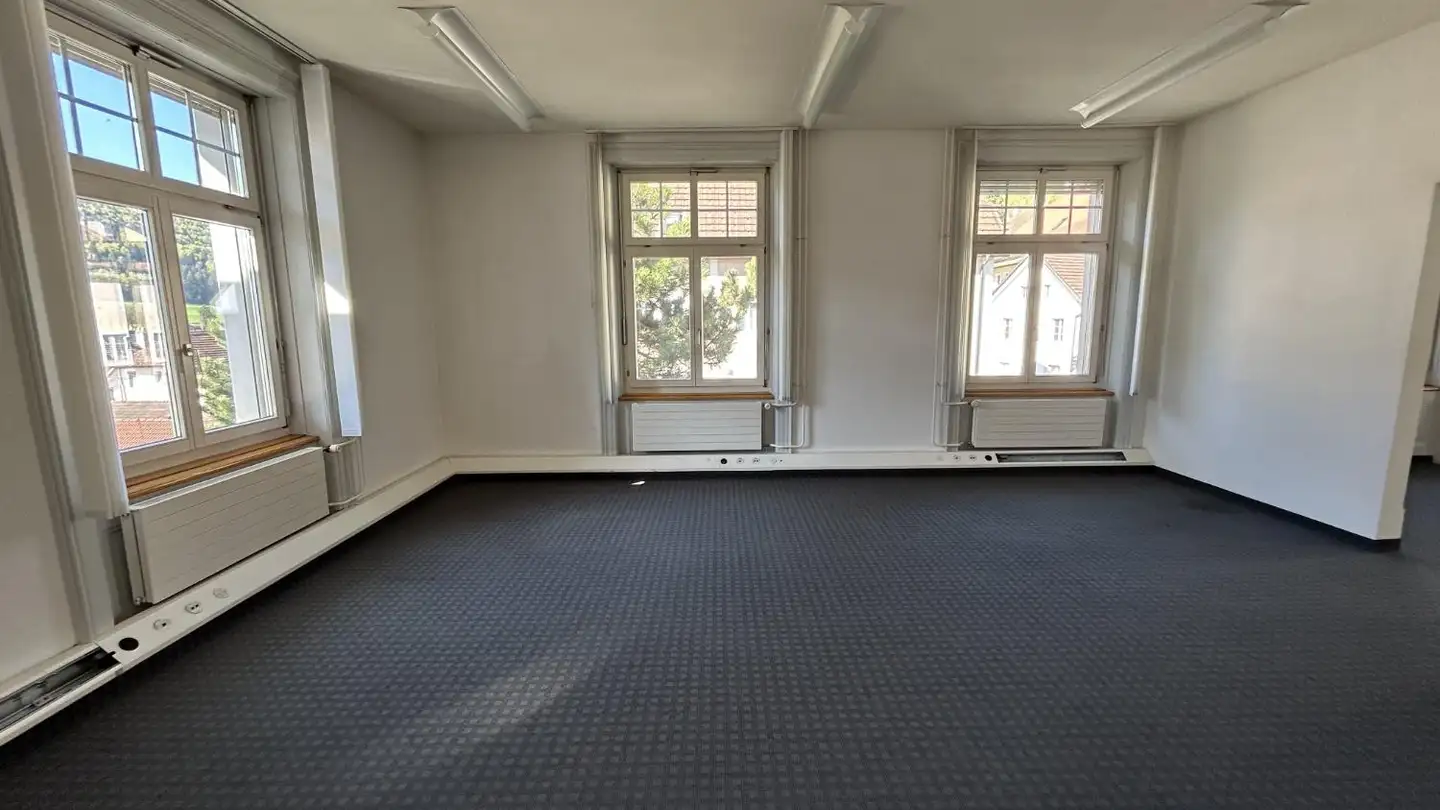 Office space for rent - Rue Des Jonchères 67, 2610 St-Imier - Photo 3