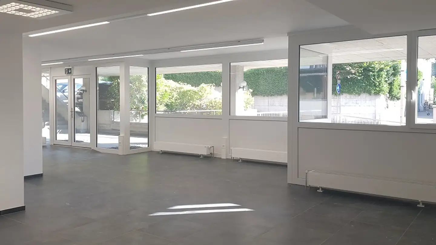 Commercial à louer - 2800 Delémont - Photo 2