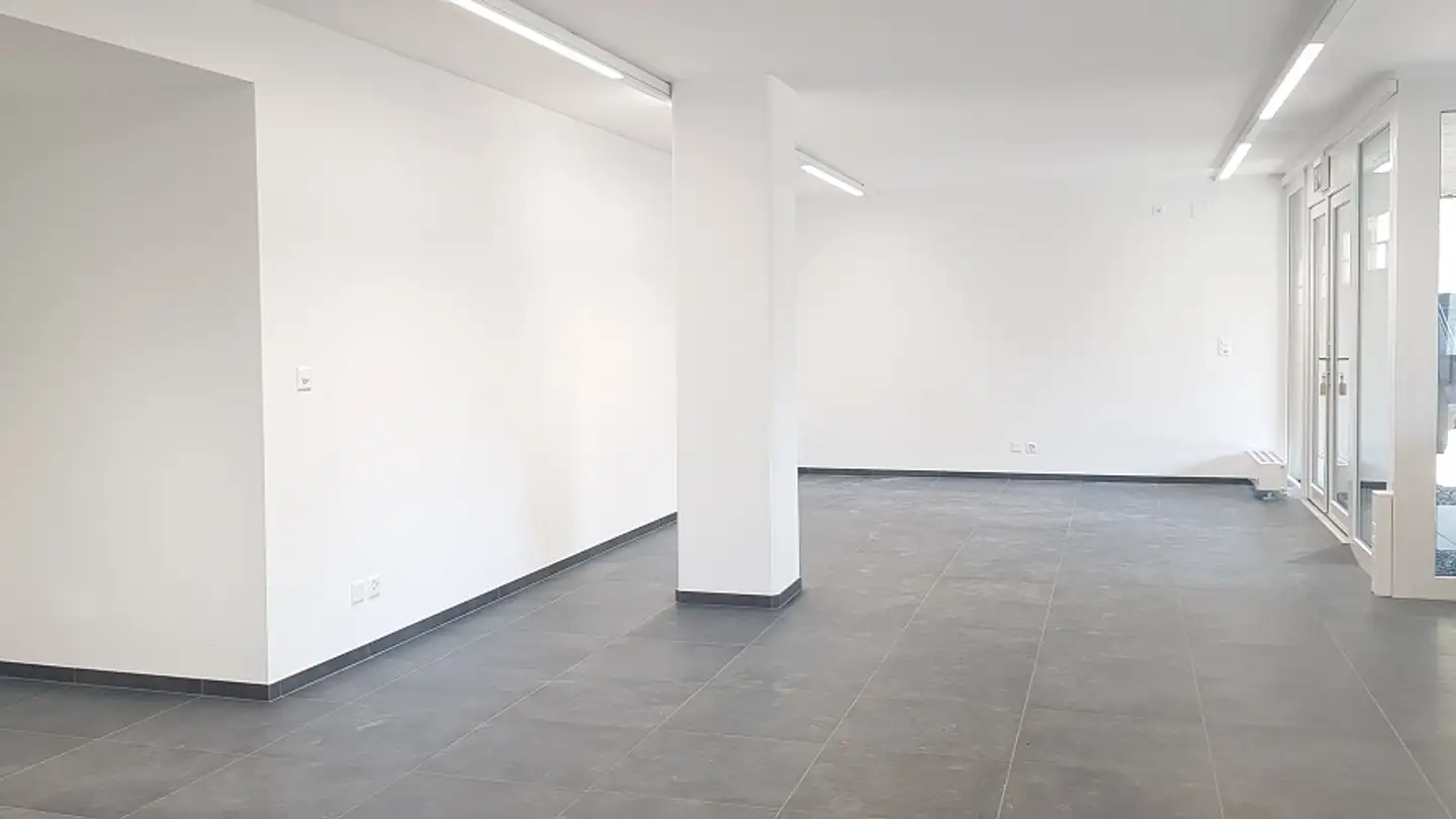 Commercial à louer - 2800 Delémont - Photo 4