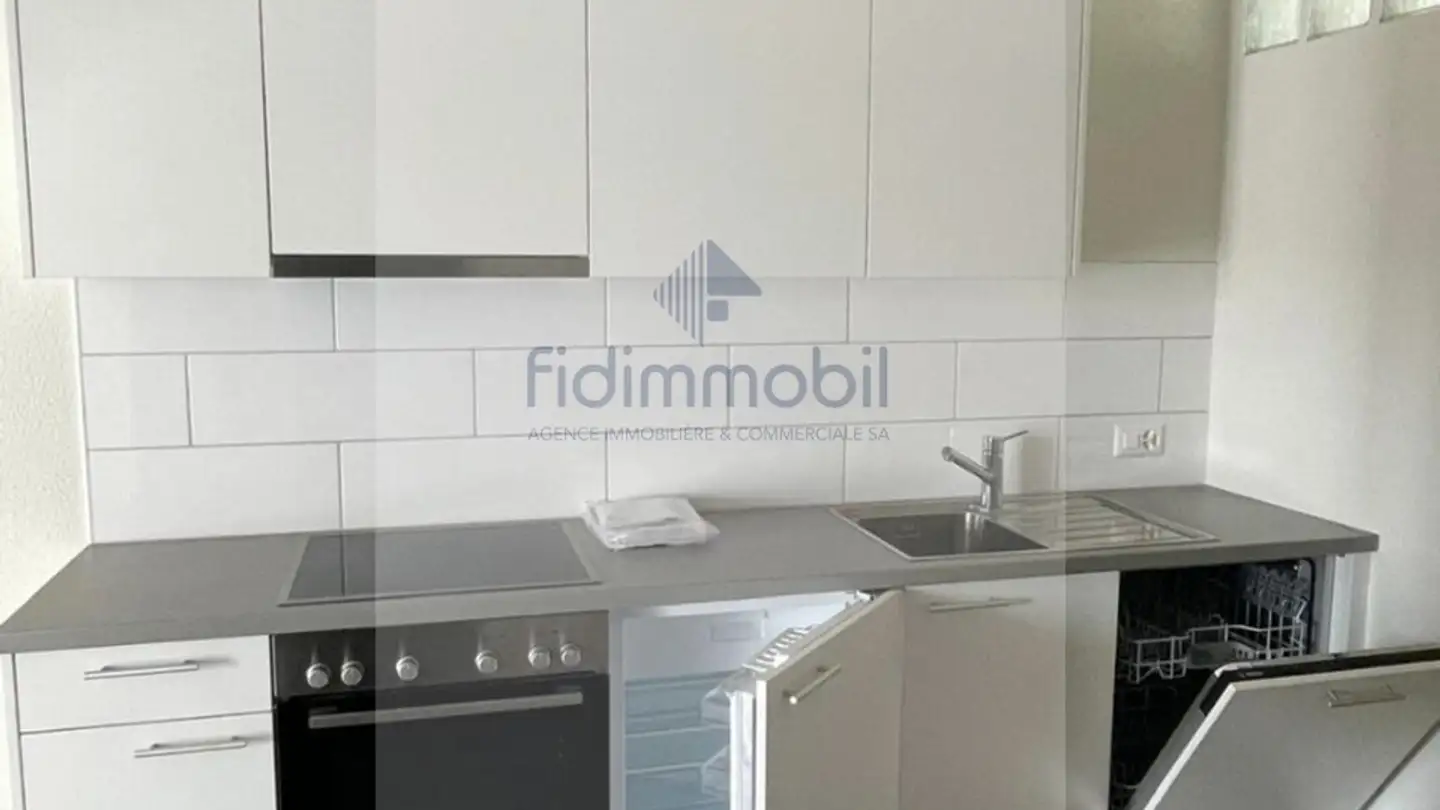 Single room for rent - Rue Numa-Droz, 2300 La Chaux-de-Fonds - Photo 2