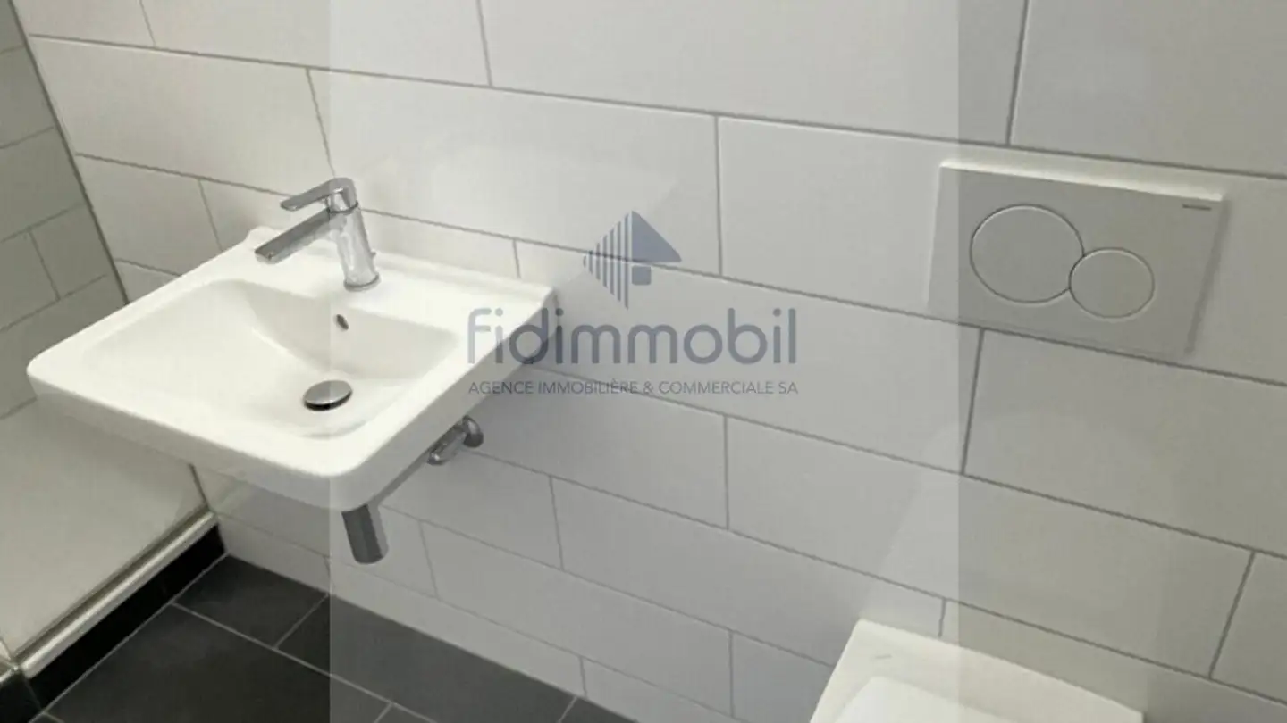 Single room for rent - Rue Numa-Droz, 2300 La Chaux-de-Fonds - Photo 4