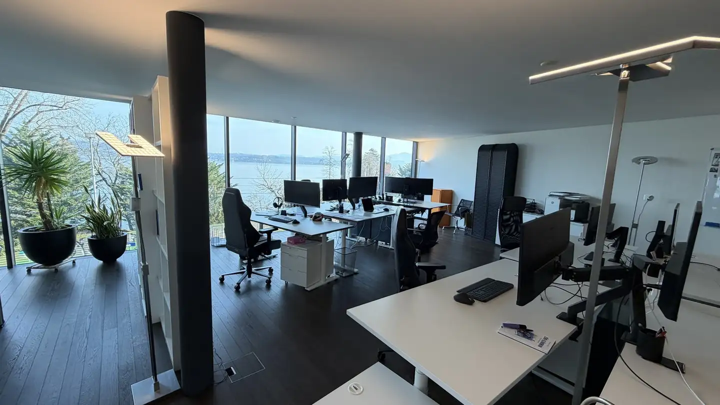 Bürofläche mieten - Kantonsstrasse 77, 8807 Freienbach