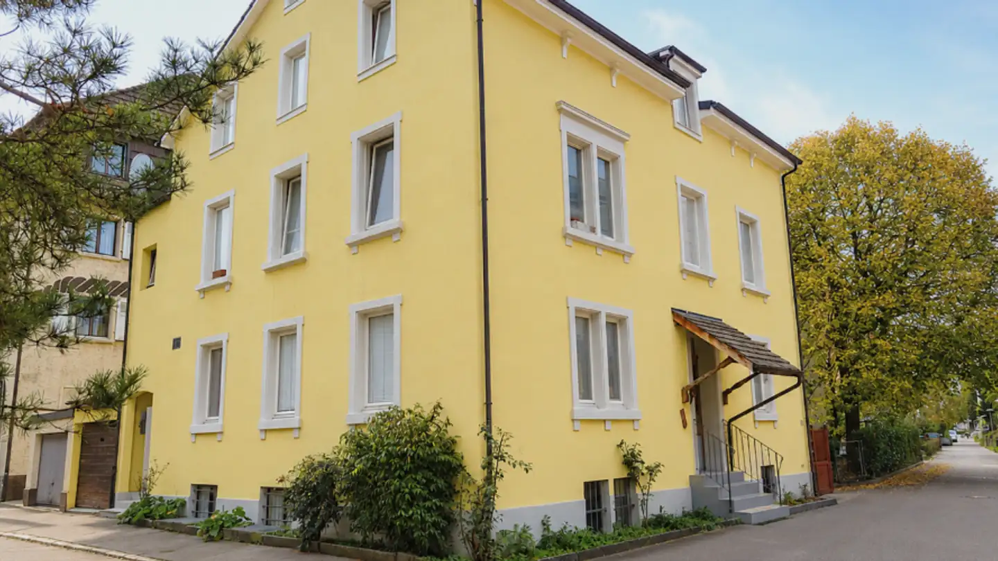 Residential building for rent - Dorenbachstrasse 11, 4102 Binningen
