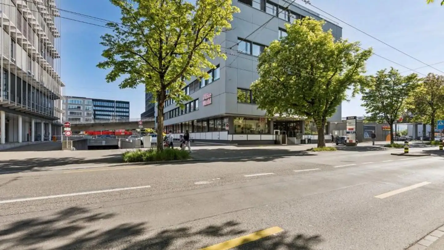 Advertising space for rent - Hohlstrasse 550, 8048 Zürich