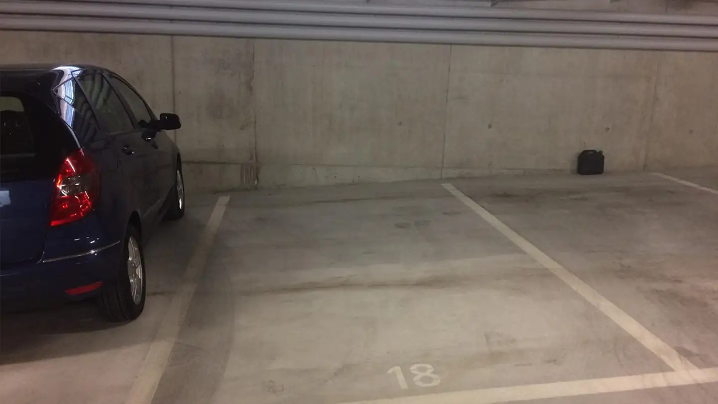 Parcheggio sotterraneo in affitto - Bachtelenrain 18a, 3098 Schliern b. Köniz - Photo 3