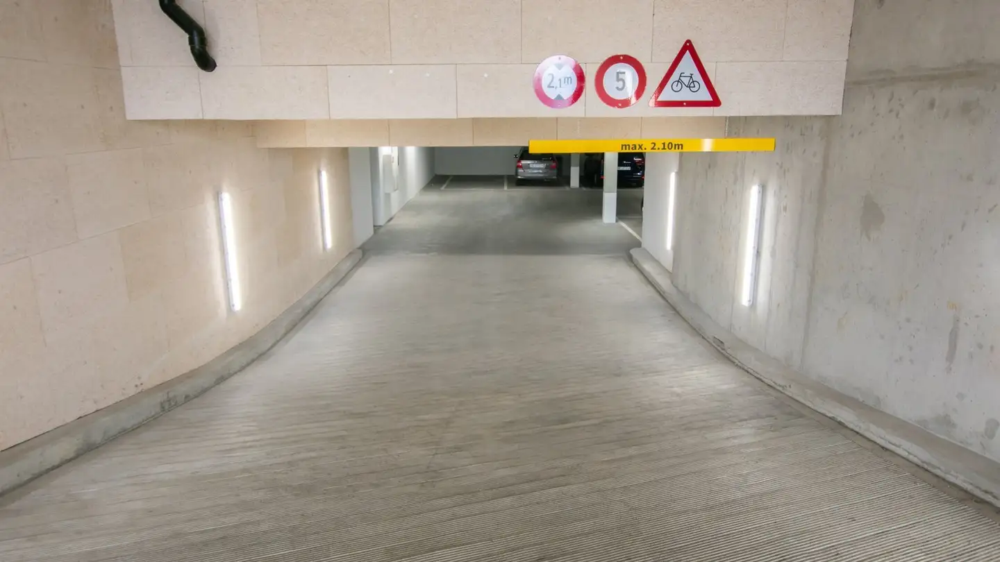 Parcheggio coperto in affitto - Rue Jakob-Stämpfli / Jakob-Stämpfli-Strasse 112c, 2502 Biel/Bienne