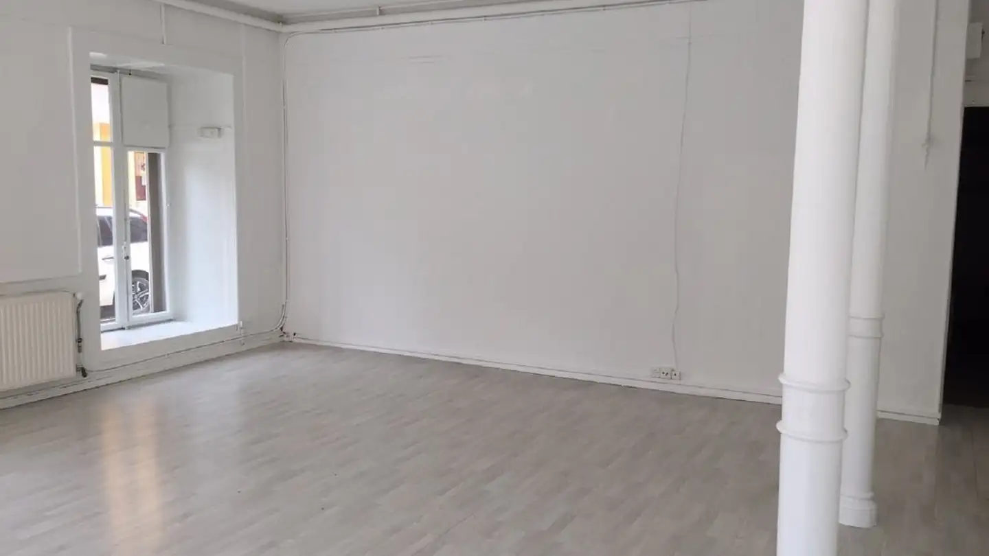 Commercial à louer - Rue Du Premier-Mars 4, 2300 La Chaux-de-Fonds