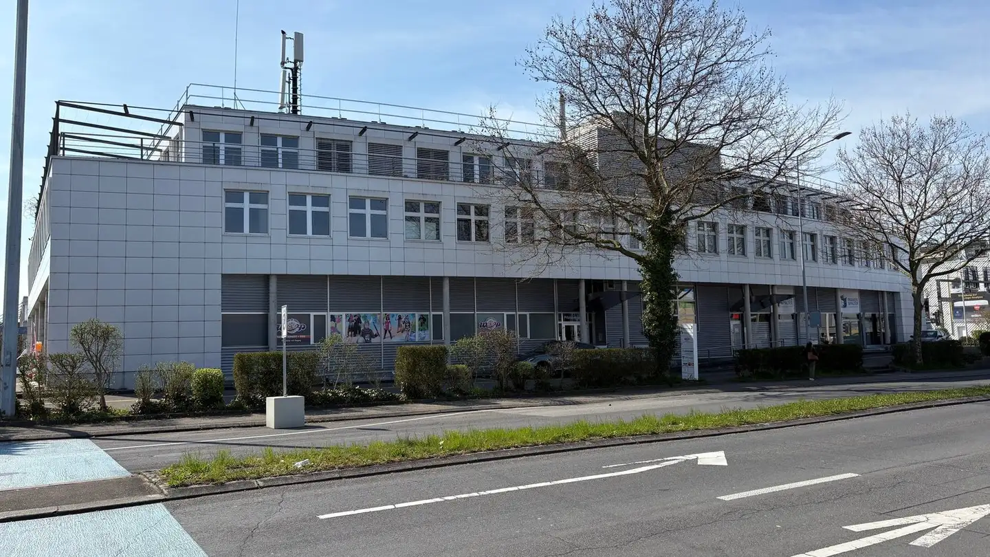 Bureau à louer - Pilatusstrasse 2, 6036 Dierikon