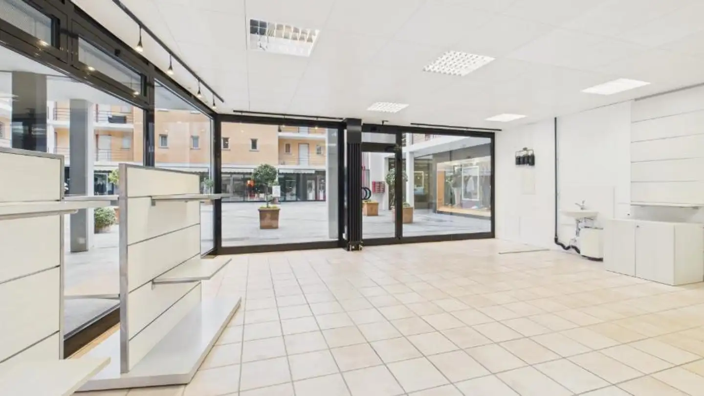 Commercial for sale - 6612 Ascona - Photo 3