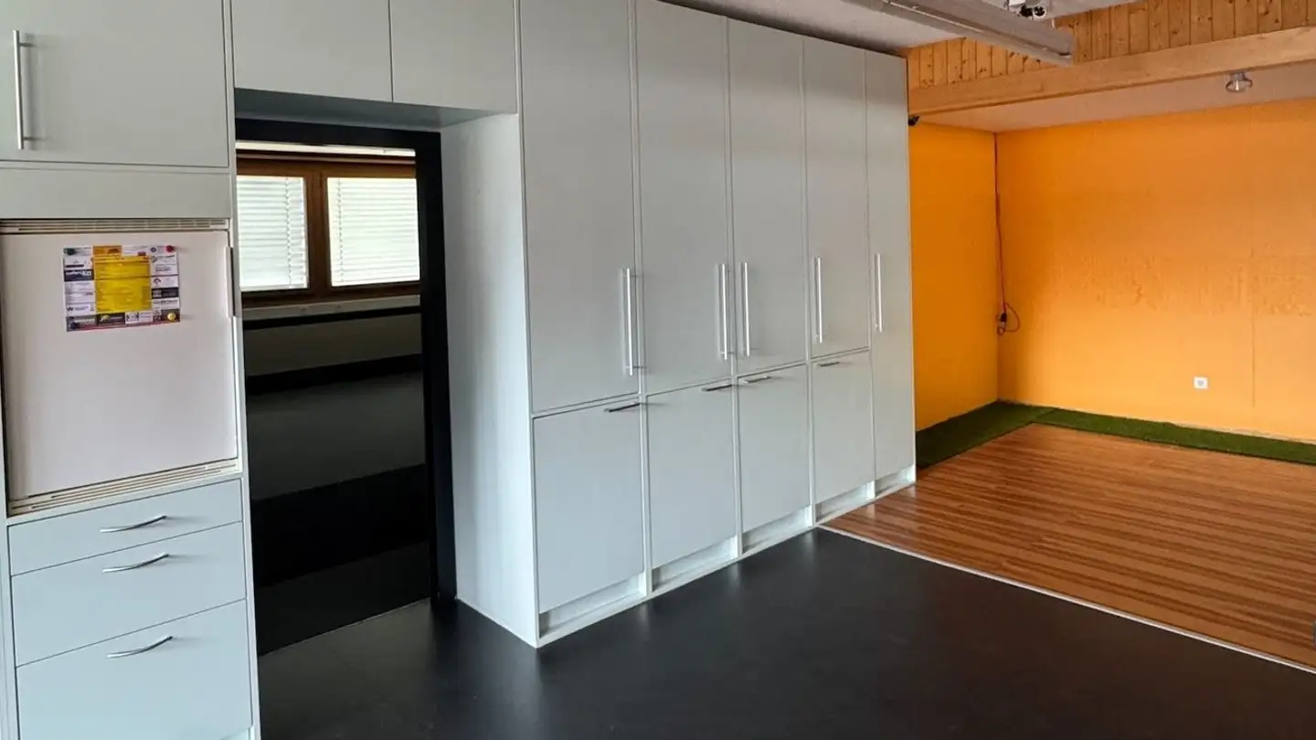Commercial à louer - Parallelstrasse 26, 3714 Frutigen