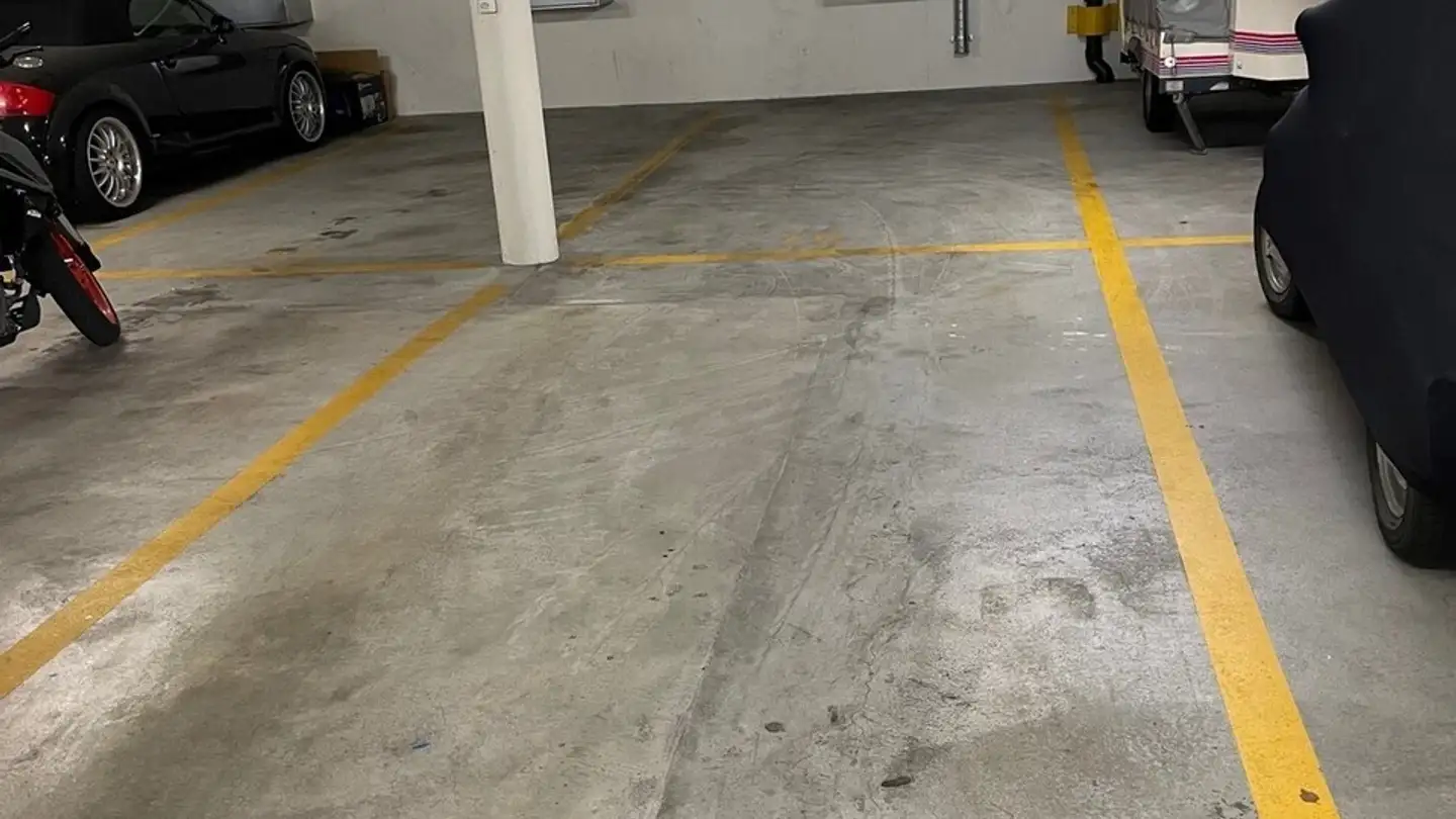 Place de parking extérieure à louer - Aufwiesenstrasse 10, 8305 Dietlikon