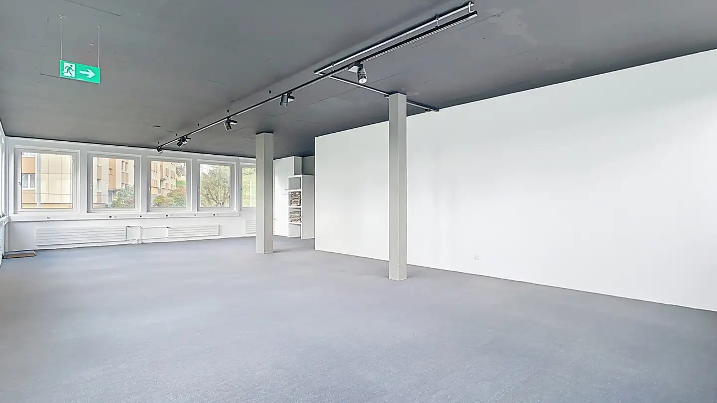 Commerciale in affitto - Rue Du Bois-Noir 61, 2300 La Chaux-de-Fonds